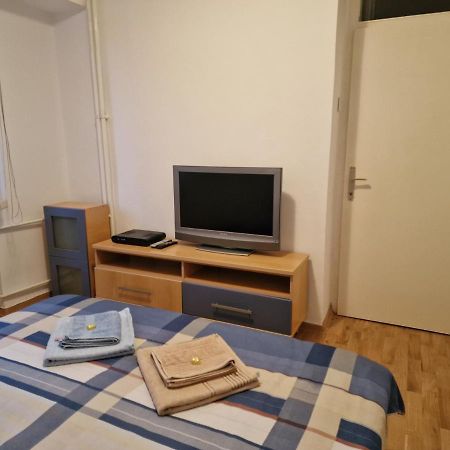 Fabulous Family Apartment, Beverly Hills Mall Area Скопье Экстерьер фото