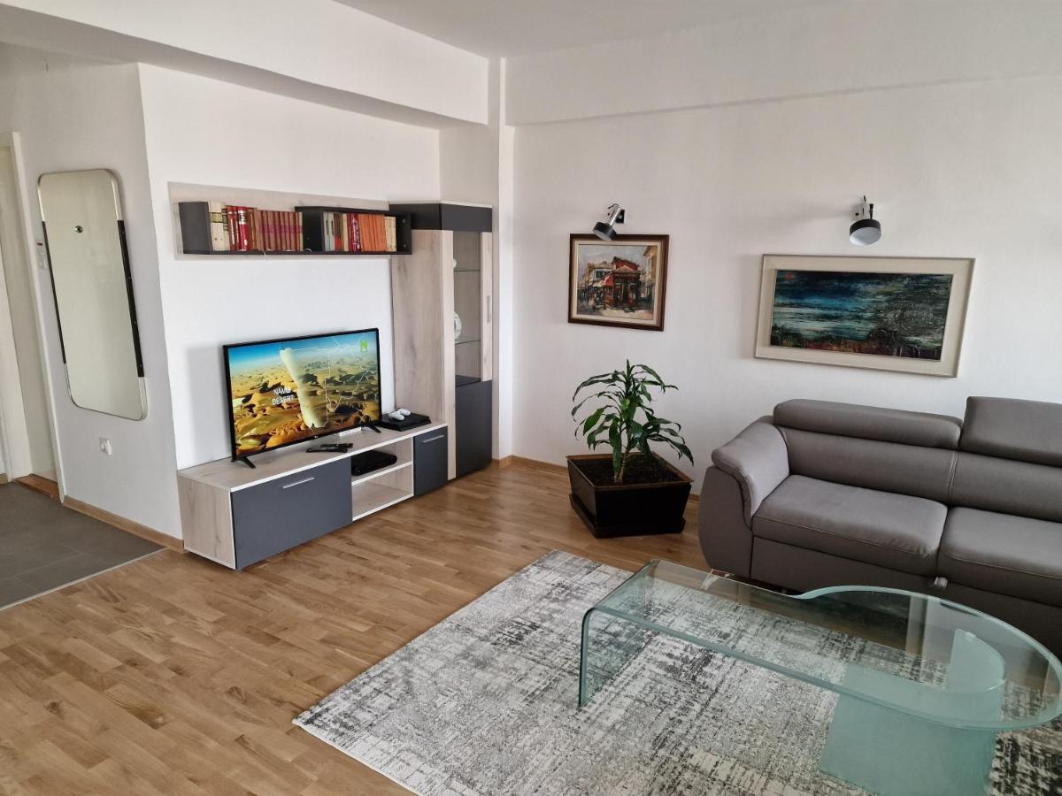 Fabulous Family Apartment, Beverly Hills Mall Area Скопье Экстерьер фото