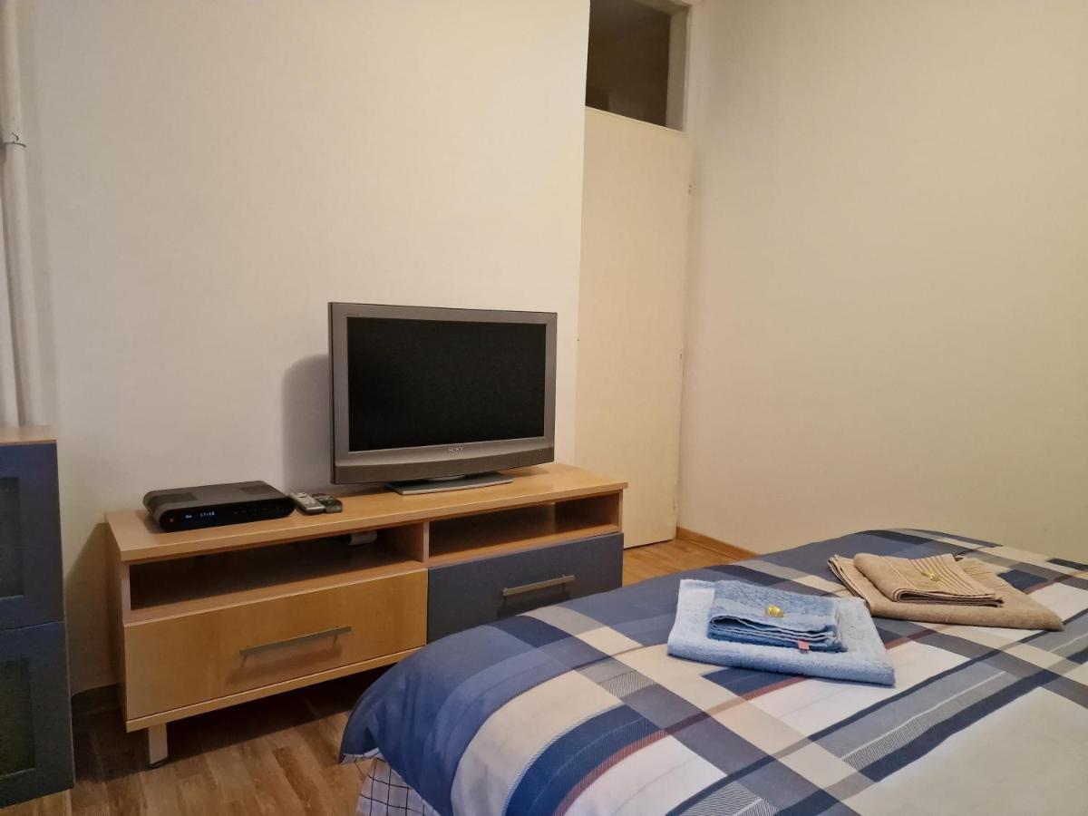 Fabulous Family Apartment, Beverly Hills Mall Area Скопье Экстерьер фото